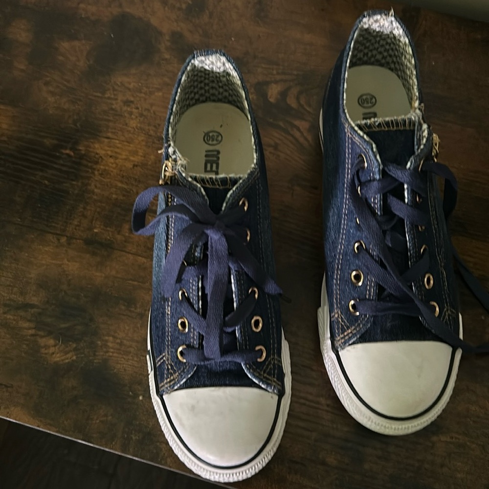 Denim Mengsai platform sneakers.. size 8